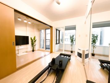 狸小路【徒歩15秒】OPEN🎉 明るく優しい色使いの本格スタジオ🌿TV/Wifi/マット/ボール/リング/ポール等🧘‍♀️ - 私のピラティス　大通