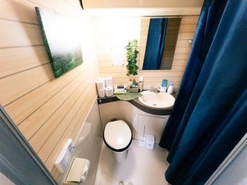 いつも綺麗にご利用頂きありがとうございます。 - 会議室オアシス新大阪 新大阪駅徒歩2分★全設備無料★ニューオープンの室内の写真