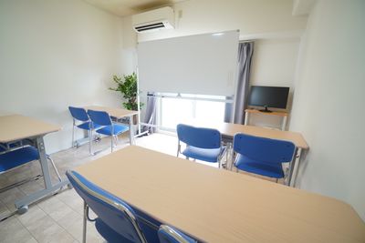 【シルク/新大阪レンタル会議室】 新大阪レンタル会議室の室内の写真