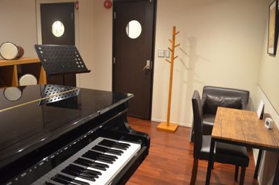 Musik House スタジオ・サロン ピアノスタジオ Aの室内の写真