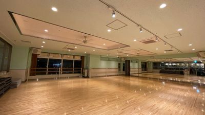 駅チカ！ゴールドジム本八幡千葉店レンタルスタジオ　ダンス・音楽・ポージング練習に！ - ゴールドジム本八幡千葉店