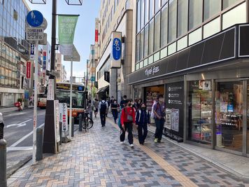 マツモトキヨシのある道を水戸街道へ - としょかんのうら・かしわ 駅近🍃華やいだ空間🌸貸し会議室「としょかんのうら柏」のその他の写真