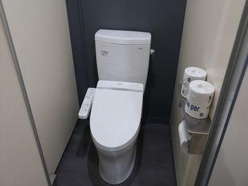 女子トイレ - スマートレンタルスペース 【初回限定 お試しプラン専用】スマートレンタルスペース関内601のその他の写真