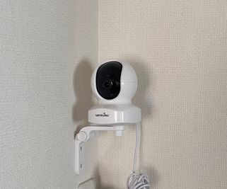施術トラブル用に監視カメラを設置しております。扉を閉めて利用される場合は映像が映る事はありません。 - エイトボディ 【幡ヶ谷】完全個室サロンエイトボディ【駅から徒歩２分】の設備の写真