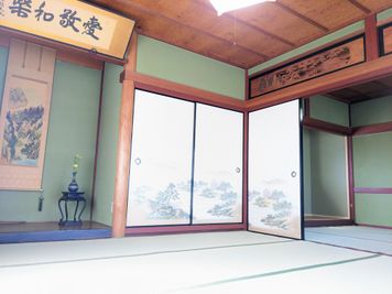 ふすまで仕切りができるので着替えにも対応できます - 【屋外炭火BBQスペース】農家のお宿三左衛門邸 貸切BBQ/滋賀高島琵琶湖メタセコイア並木/無料駐車場の室内の写真