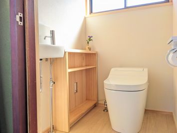 広くて清潔なトイレあり✨女子会・ママ会も安心 - 【屋外炭火BBQスペース】農家のお宿三左衛門邸 貸切BBQ/滋賀高島琵琶湖メタセコイア並木/無料駐車場の室内の写真
