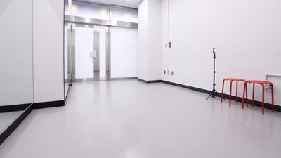 床にはリノリウム素材を敷いています - レンタルスタジオ ＤＡＹＳ スタジオDAYS　Aスタジオ（1階）の室内の写真