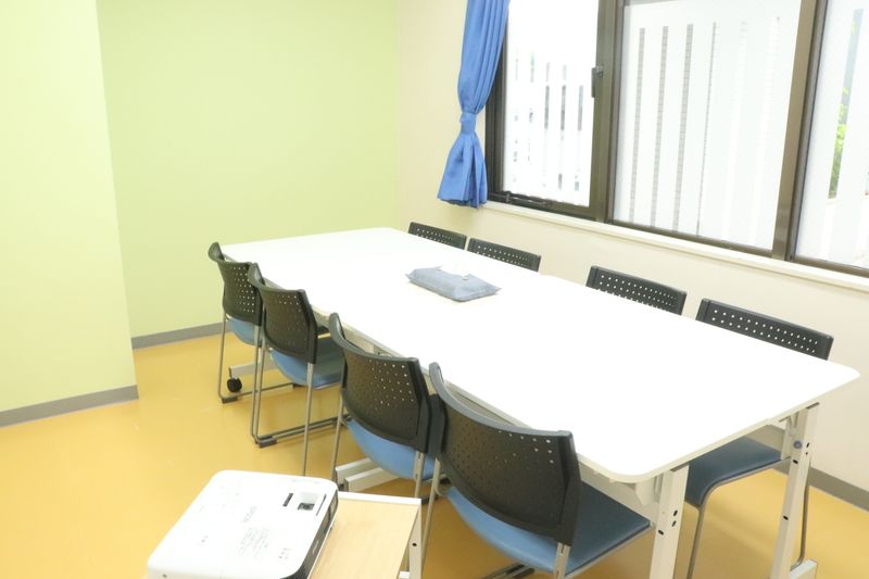 旭町101会議室[定員8+予備椅子] - みんなの貸会議室　那覇旭町店