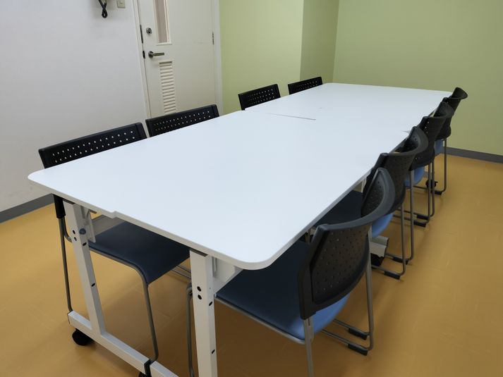 旭町101会議室[定員8+予備椅子] - みんなの貸会議室　那覇旭町店