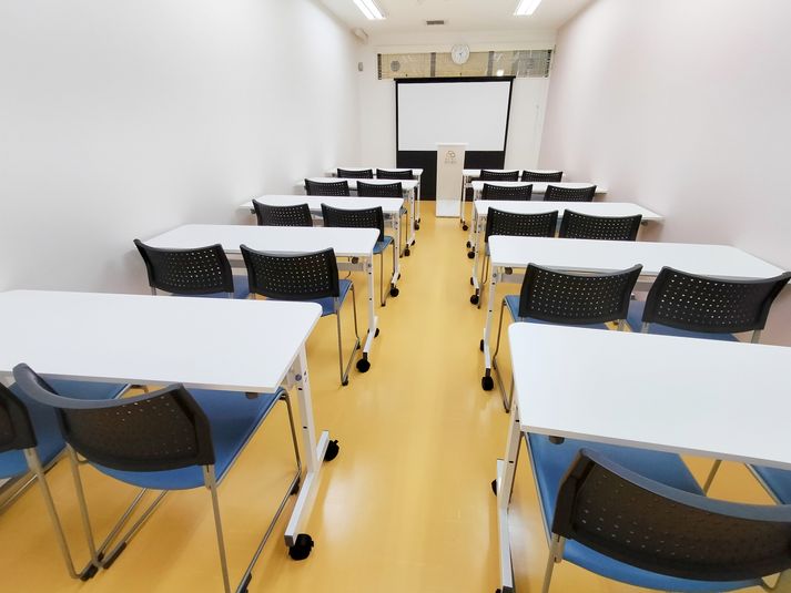 旭町103会議室[定員20+予備椅子] - みんなの貸会議室　那覇旭町店