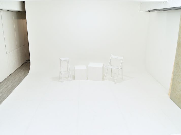 白ホリゾント - Studio ZONA Studio ZONA 白ホリゾント撮影スタジオの室内の写真