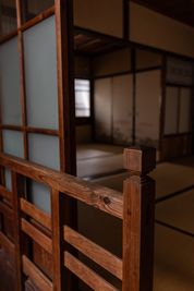 2階階段から表の間を見て - 京町家スタジオ京織雪の室内の写真