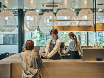 1階はオシャレなカフェ - Connect291 -コネクト291- 貸し会議室 Soil（10名部屋）のその他の写真