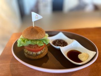 スライダー（ミニハンバーガー） - TABETECO（たべてこ） TABETECOの室内の写真