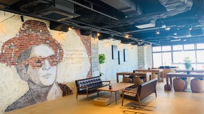 「ドン・キホーテ豊見城店5F」お洒落なカフェのレンタルスペース。女子会・二次会におすすめ！ - TABETECO（たべてこ）