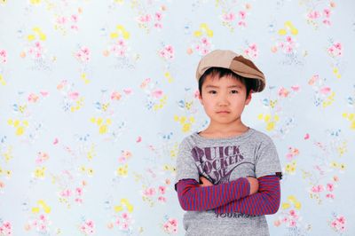 スライドウォールでの撮影サンプル。 - Wonder Hutte｜家族やグループで使いやすい撮影スタジオ 📸清潔で明るくどなたにも安心して使っていただける撮影空間ですの室内の写真