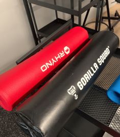 【他スペースと共有】バーベルに取り付けるスクワットパッド2つ - GORILLA HUB KOMAGOME | ゴリラハブ駒込 【2名まで】駒込駅徒歩6分の③パワーリフティングスペースの設備の写真