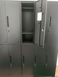 【他スペースと共有】鍵付きのロッカーは18個。下段が外履き用 - GORILLA HUB KOMAGOME | ゴリラハブ駒込 【2名まで】駒込駅徒歩6分の③パワーリフティングスペースの設備の写真