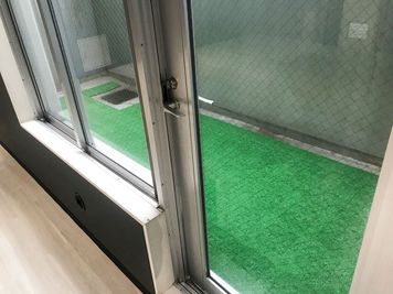 ykaグループレンタル室 新横浜エリアのダンス練習室(各種ダンス、ヨガに最適)の室内の写真