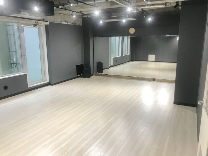 YKAダンススタジオ YKAダンススタジオ(各種ダンス、ヨガに最適)の室内の写真
