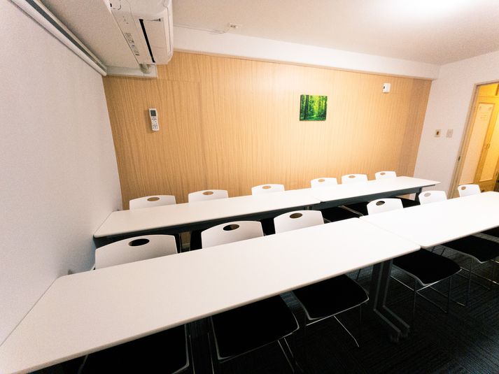 烏丸御池駅徒歩10秒★全設備無料★ニューオープン - 会議室オアシス烏丸御池