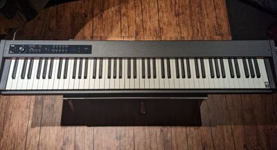 デジタルピアノ：KORG D1 (88鍵盤) - Musica Sakuradai グランドピアノ・ウッドベース・ドラム備付の音楽スタジオの設備の写真