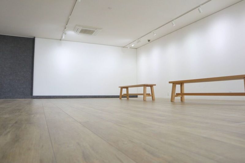 【はじめての個展】【学生グループ展】に最適な画材店併設ギャラリー - バックス画材