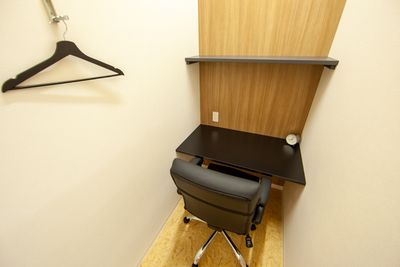 【川口駅西口】電源・Wi-Fi完備の完全個室スペース｜WEB面接や、集中して作業、勉強が可能 - MYST（マイスタ）