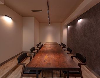 社内ミーティングに★I島　12名（お部屋に椅子12脚のご用意がございます） - 銀座ユニーク貸会議室7丁目店 N305の室内の写真