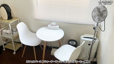 カフェスペース！ウォーターサーバー、バリスタコーヒー無料！ - トライスタースタジオ 【地域最安！1時間 3500円（税込）】豊富な無料機材！の室内の写真