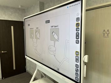 電子黒板利用できます。 - ホームテック・旭　貸会議室の設備の写真