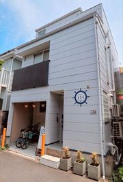 江ノ島ゲストハウス１３４ 地下ラウンジスペースの外観の写真