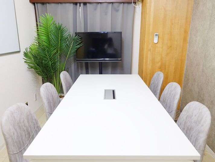 【新宿駅徒歩1分】最大8名/会議室/セミナー/ボドゲ  新宿Ａ - 《RIVERLD新宿》