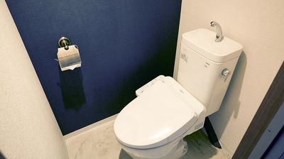 共用トイレ。ウォシュレット付きの綺麗なトイレです。 - SunnyBox名古屋ダイアパレス店 1〜20名様専用__名古屋伏見パーティースペースの室内の写真