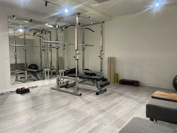 PREMIUM LIFE FITNESS田端・西日暮里店 完全個室トレーニングルーム/スタジオの室内の写真