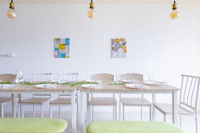 白い壁と自然光バッチリで、北野坂での室内撮影にも最適📸
 - ハイスペ 三宮イクシー 〈ハイスペ三宮イクシー〉【定員タイプB】の室内の写真