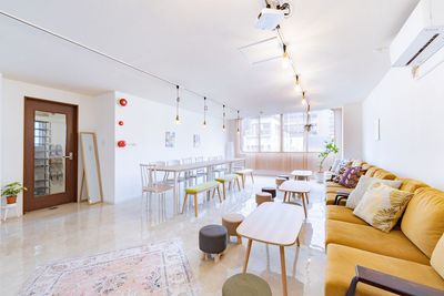 フリースペースもあり、様々なレイアウトや使い方ができます🎶 - ハイスペ 三宮イクシー 〈ハイスペ三宮イクシー〉【定員タイプB】の室内の写真