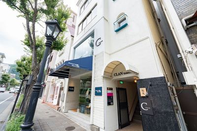 ビル１階が鎌倉シャツさん。
かわいらしい外観です🏢 - ハイスペ 三宮イクシー 〈ハイスペ三宮イクシー〉【定員タイプB】の外観の写真