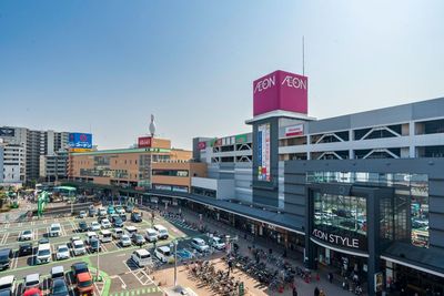 スポーツクラブオッソのあるトピレックプラザには、800台近くの駐車場があります。 - トピレックプラザ スポーツクラブオッソ　スタジオCの外観の写真