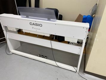 大森ララ ピアノ/鏡つきレンタルスタジオの室内の写真