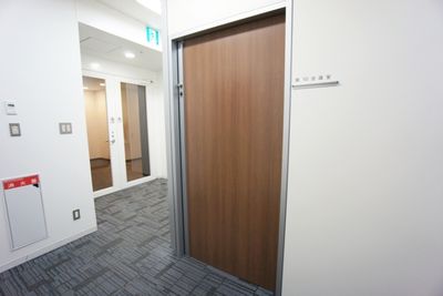 名古屋会議室 プライムセントラルタワー名古屋駅前店 第10会議室の入口の写真