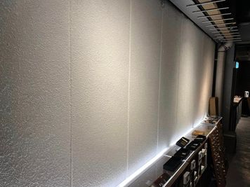 通路でも展示が可能です。 - 河長ビル　京烏 京烏の入口の写真