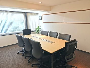 RoomC　会議室内、ドア入ってすぐのイメージ - Esta青山 Esta青山　RoomCの室内の写真