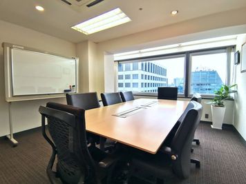 RoomC　会議室内、窓側② - Esta青山 Esta青山　RoomCの室内の写真