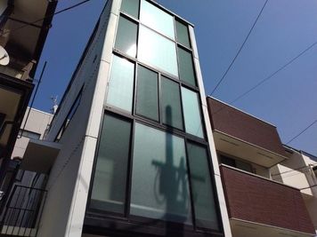 外観は一棟ビル - Harajuku W ギャラリー Harajuku W gallery  原宿　W ギャラリーの外観の写真