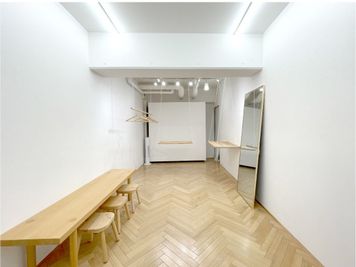New Open News（アパレル・ジュエリー展示会） 展示会・ポップアップスペースの室内の写真
