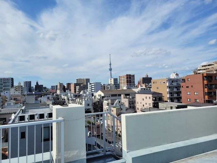 Space Side (M-R) - ROOF-TOP 屋上 森下R