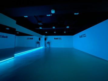 KoA DANCE STUDIO K studioの室内の写真