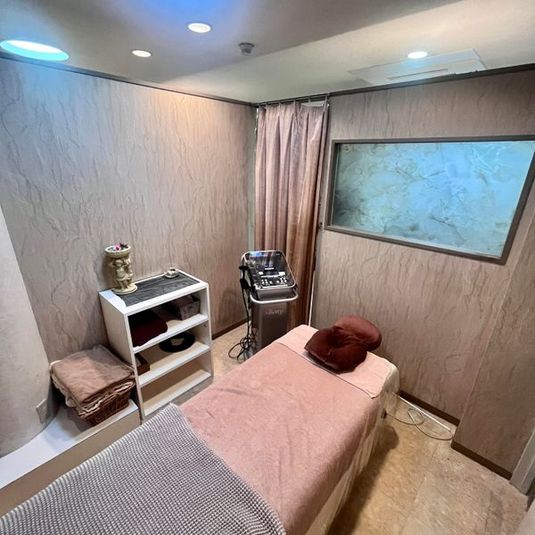 【個室（中）】スペース - シェアサロン　エミールインターナショナル上本町店