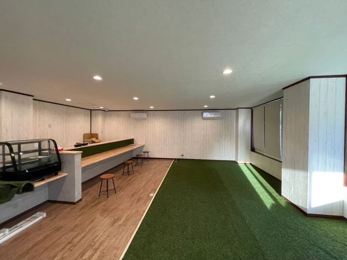 屋内芝生のレンタルスペース - ＃かかりつけカフェ にじいろ